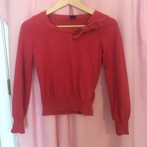 Red GAP sweater! 👌🏻